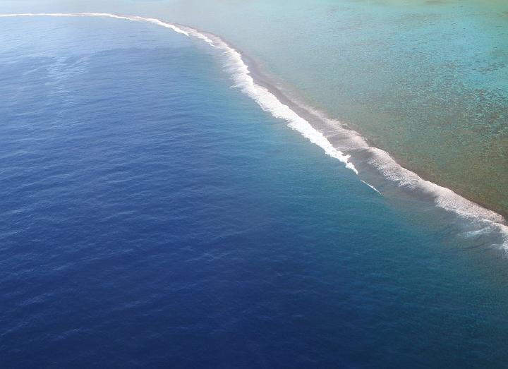 3807_reef.jpg - Reef around Raiatea, South Pacific